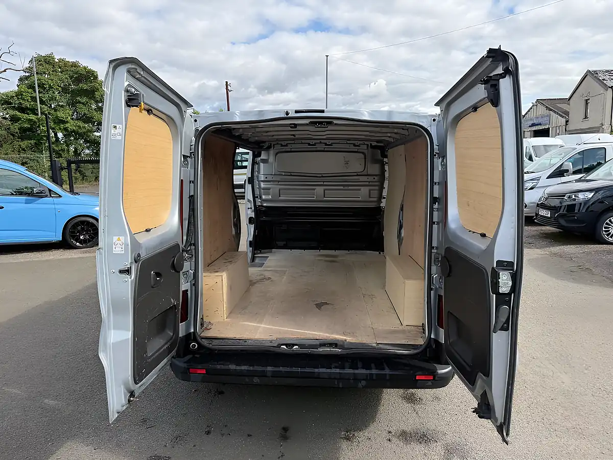 Used 2023 Renault Trafic Business+ Grey - Interior and Exterior details 16
