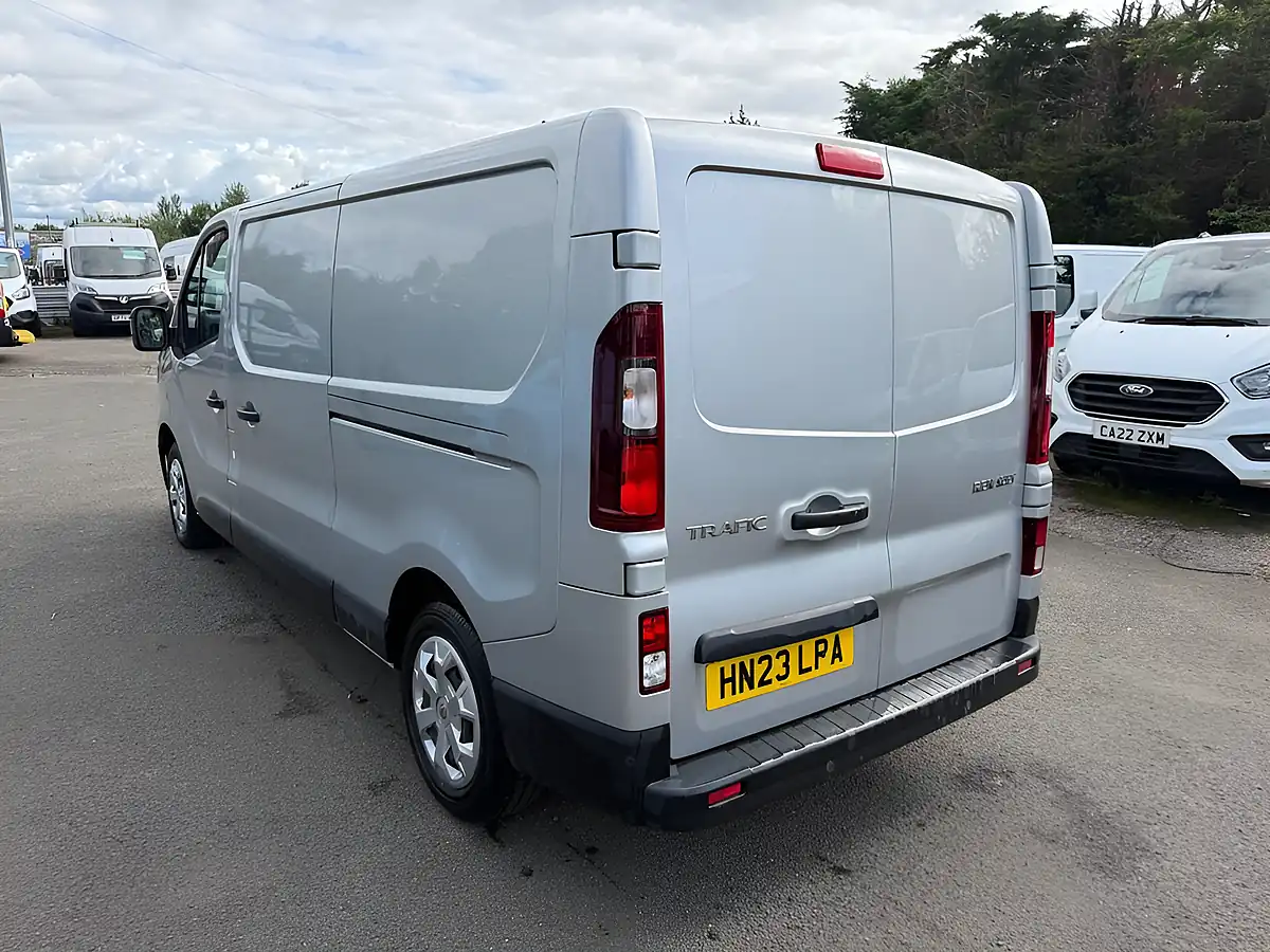 Used 2023 Renault Trafic Business+ Grey - Interior and Exterior details 3