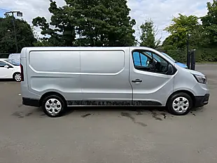 Used 2023 Renault Trafic Business+ Grey - Interior and Exterior details 6