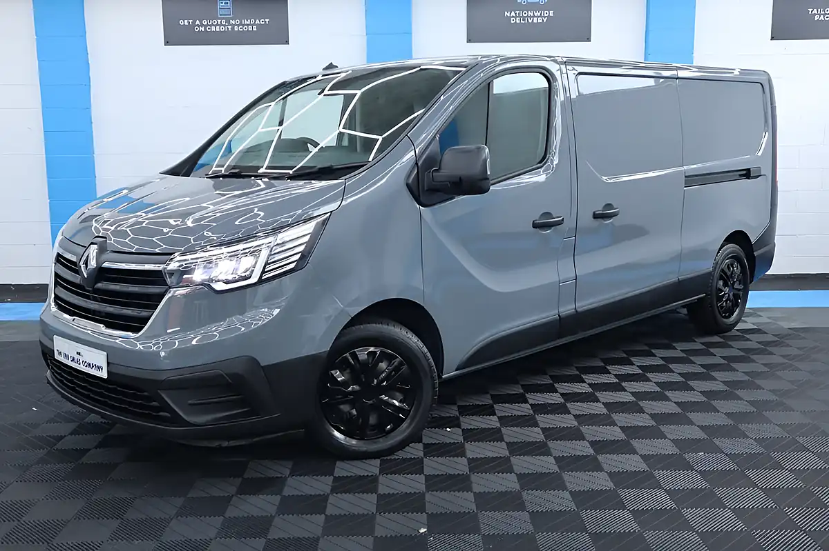 Used 2023 Renault Trafic Business+ Grey - Interior and Exterior details 7