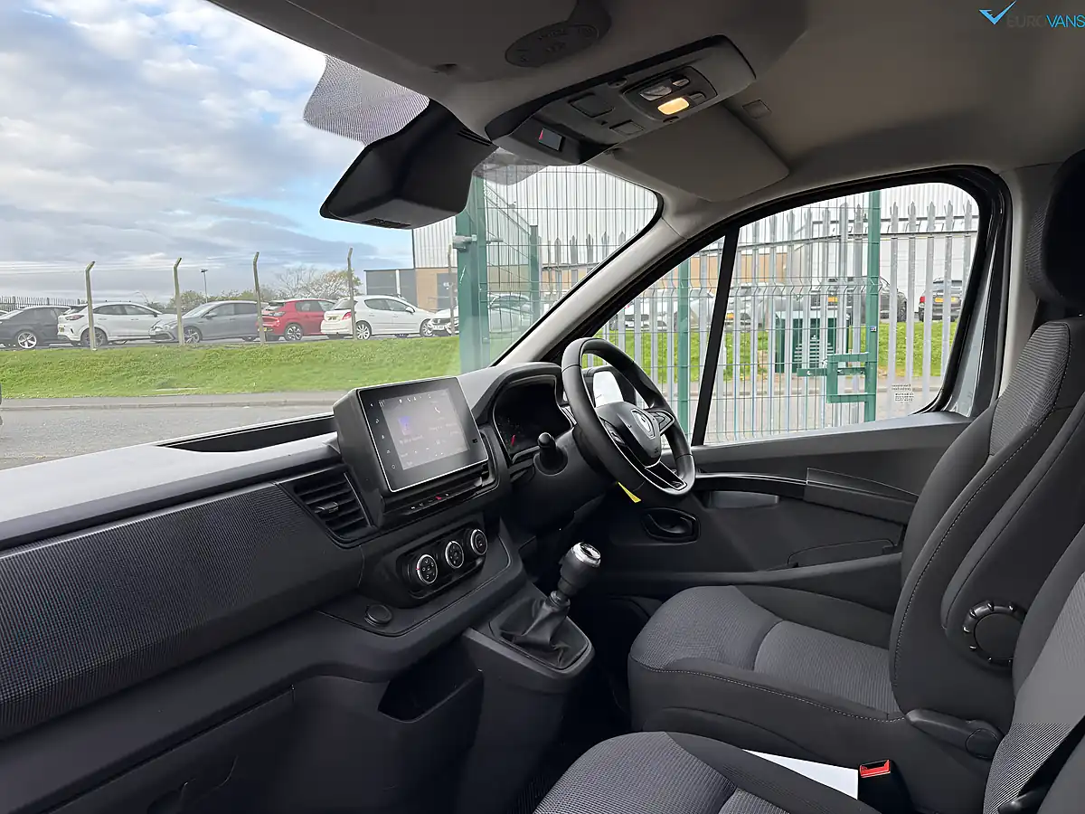 Used 2023 Renault Trafic Business+ Grey - Interior and Exterior details 6