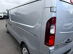 Used 2023 Renault Trafic Business+ Grey - Interior and Exterior details 10