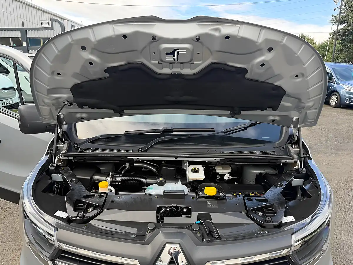 Used 2023 Renault Trafic Business+ Grey - Interior and Exterior details 20