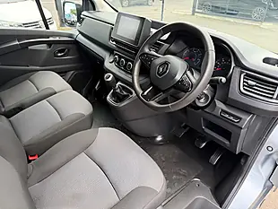 Used 2023 Renault Trafic Business+ Grey - Interior and Exterior details 3