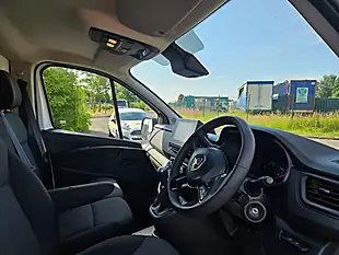Used 2023 Renault Trafic Business+ White - Interior and Exterior details 12