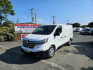 Used 2023 Renault Trafic Business+ White - Interior and Exterior details 4