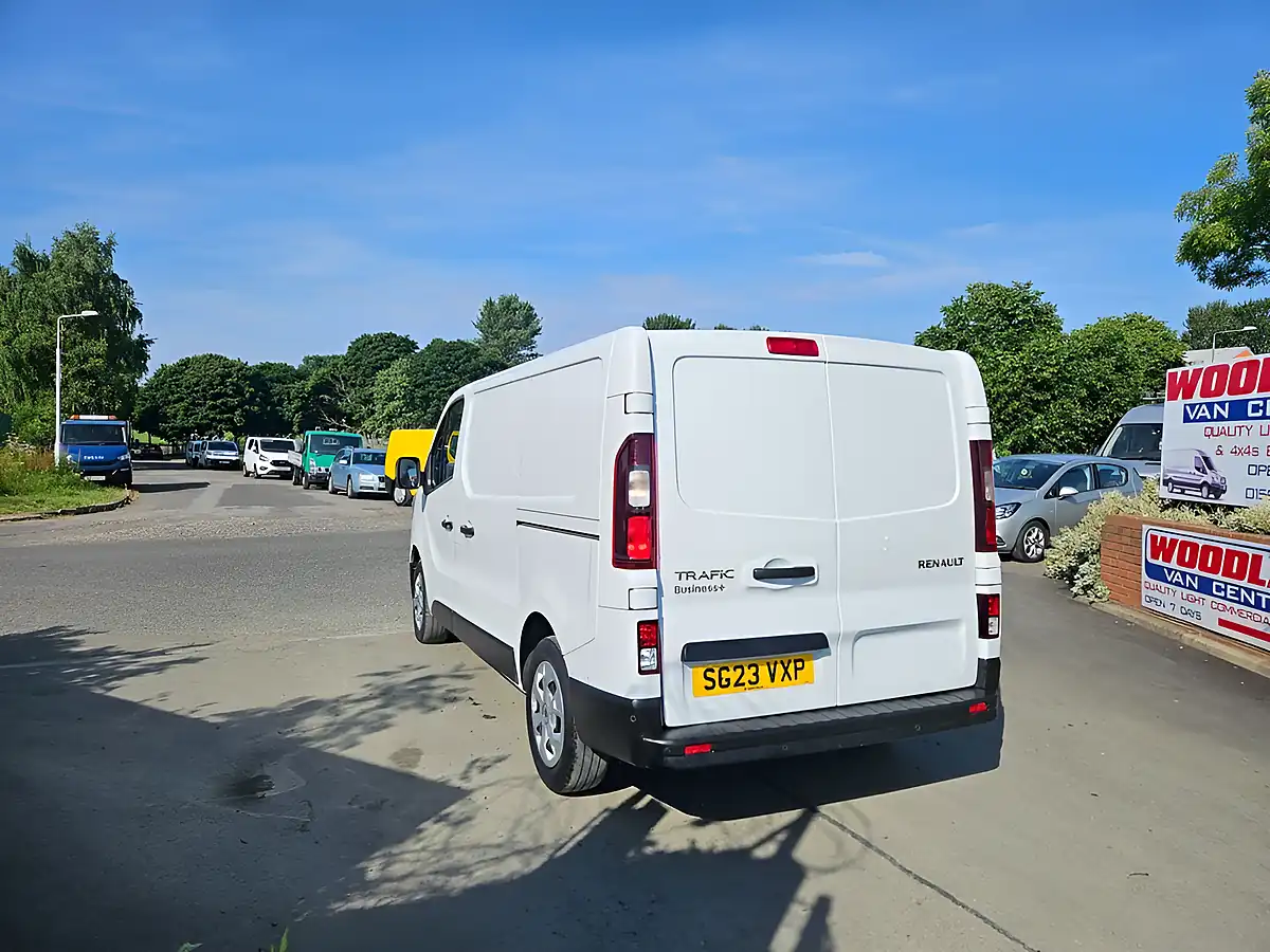 Used 2023 Renault Trafic Business+ White - Interior and Exterior details 6