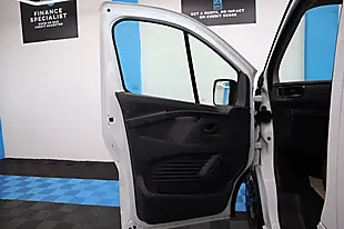 Used 2023 Renault Trafic Business+ White - Interior and Exterior details 14