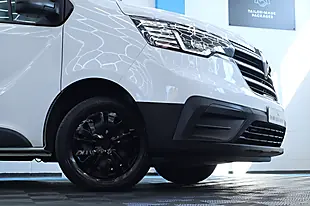 Used 2023 Renault Trafic Business+ White - Interior and Exterior details 2