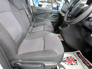 Used 2023 Renault Trafic Business+ White - Interior and Exterior details 11