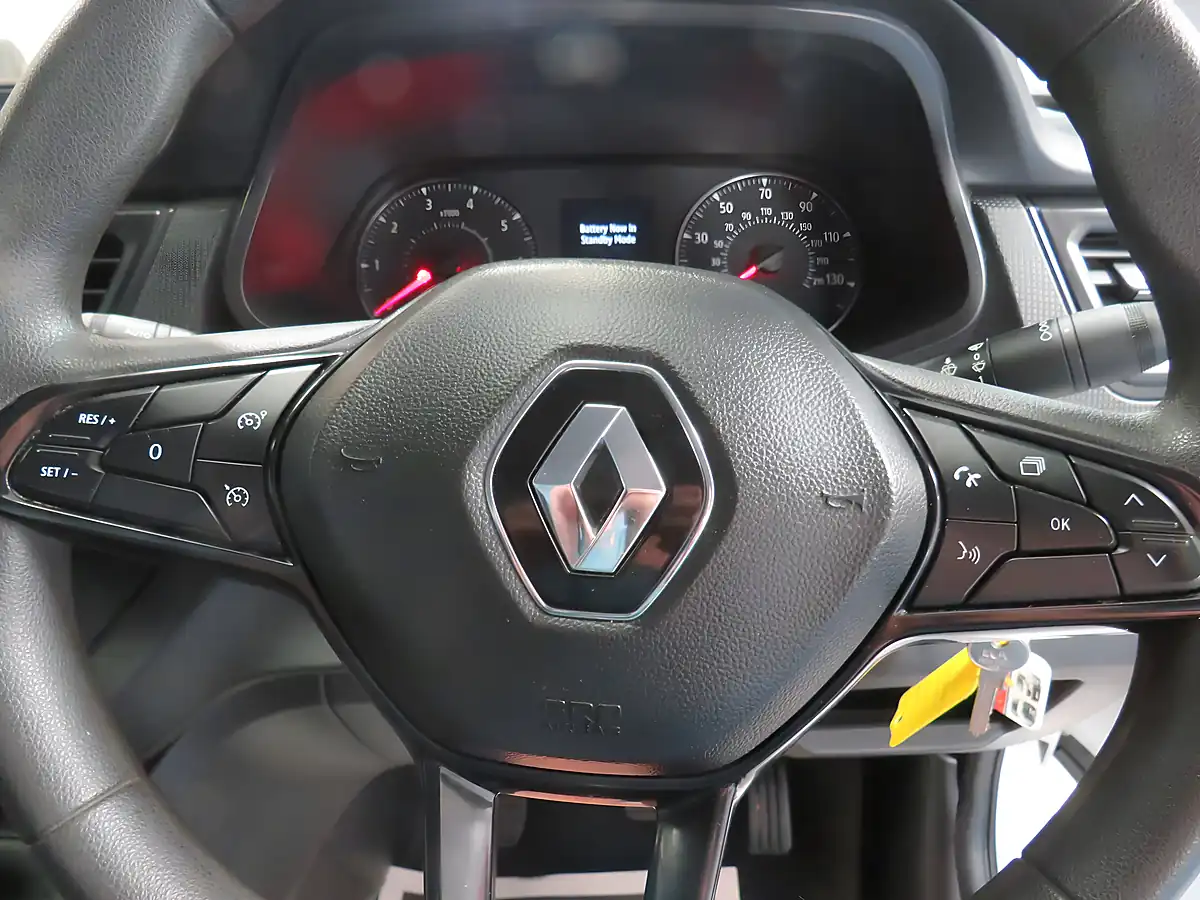 Used 2023 Renault Trafic Business+ White - Interior and Exterior details 12