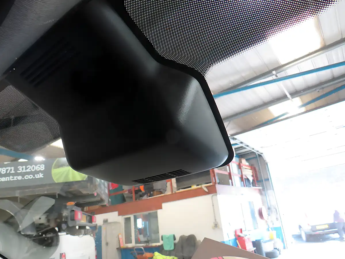 Used 2023 Renault Trafic Business+ White - Interior and Exterior details 14