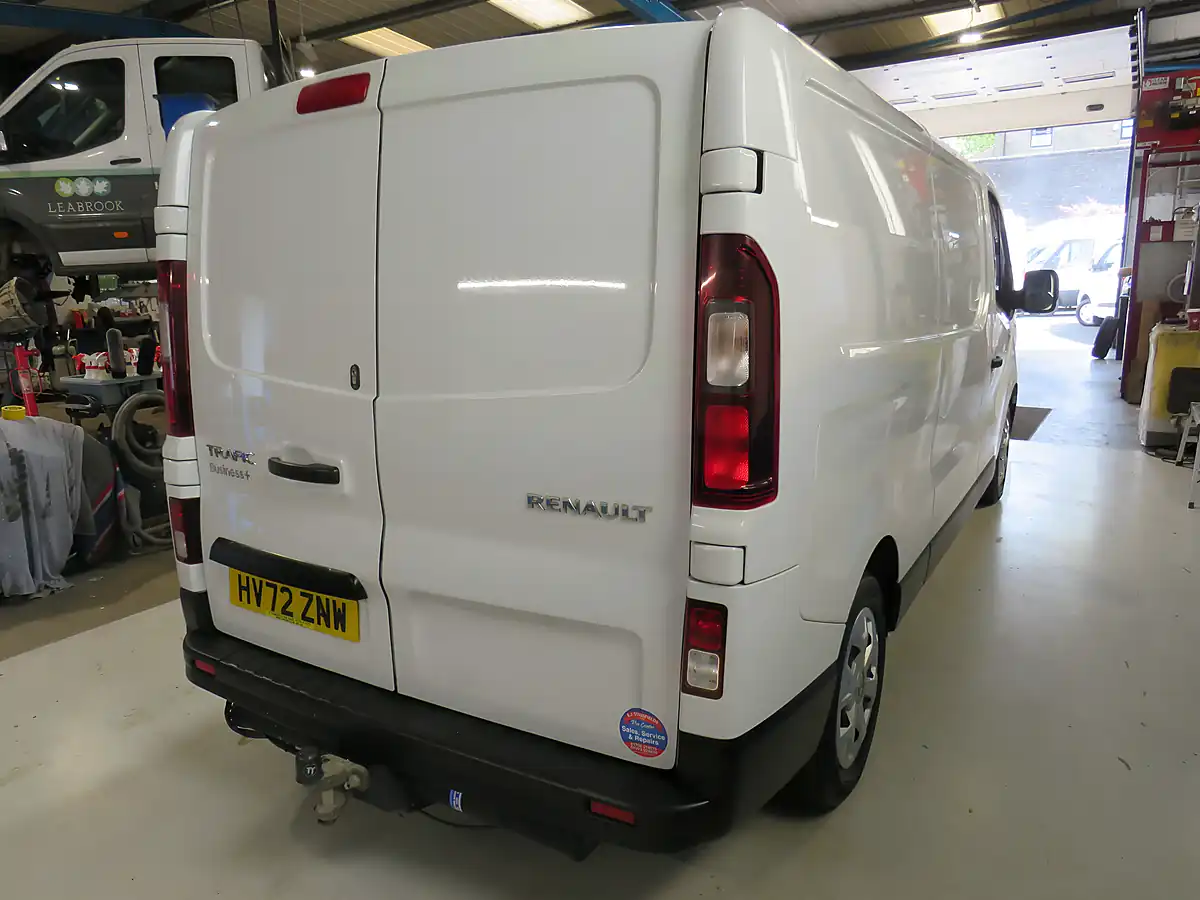 Used 2023 Renault Trafic Business+ White - Interior and Exterior details 3