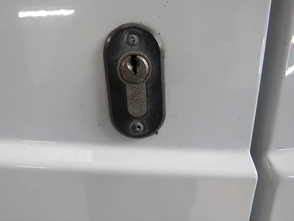 Used 2023 Renault Trafic Business+ White - Interior and Exterior details 6