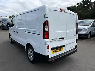 Used 2023 Renault Trafic Business+ White - Interior and Exterior details 11