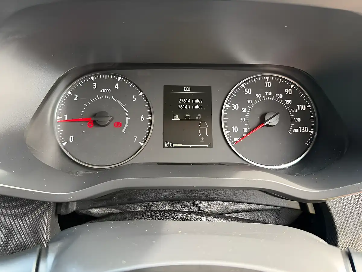 Used 2023 Renault Trafic Business+ White - Interior and Exterior details 16