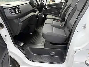 Used 2023 Renault Trafic Business+ White - Interior and Exterior details 17