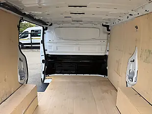Used 2023 Renault Trafic Business+ White - Interior and Exterior details 19