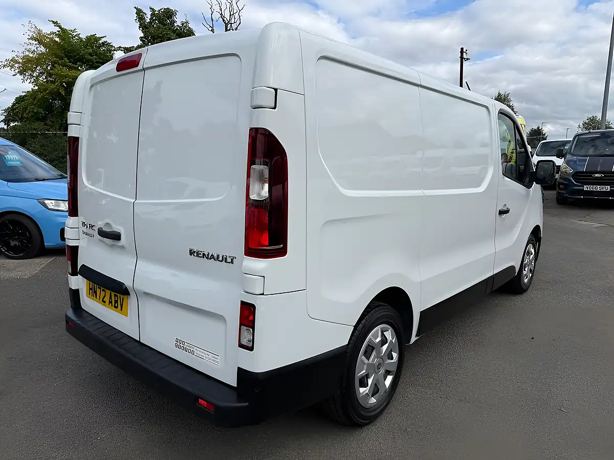 Used 2023 Renault Trafic Business+ White - Interior and Exterior details 2