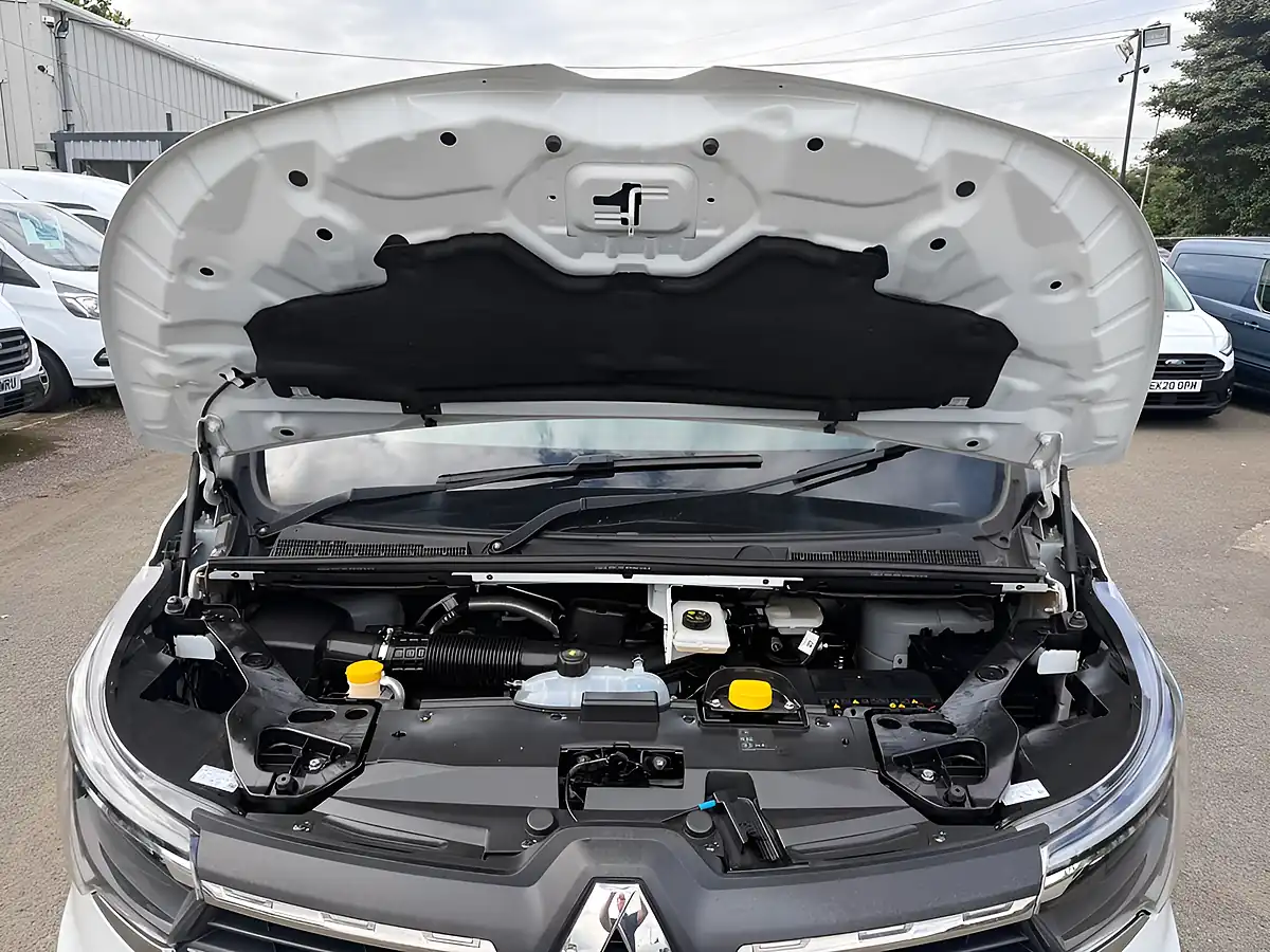 Used 2023 Renault Trafic Business+ White - Interior and Exterior details 20