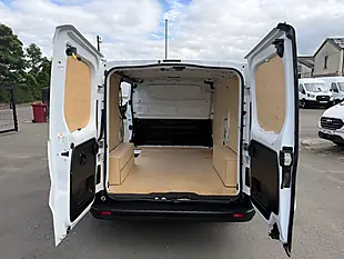 Used 2023 Renault Trafic Business+ White - Interior and Exterior details 4