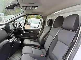 Used 2023 Renault Trafic Business+ White - Interior and Exterior details 9