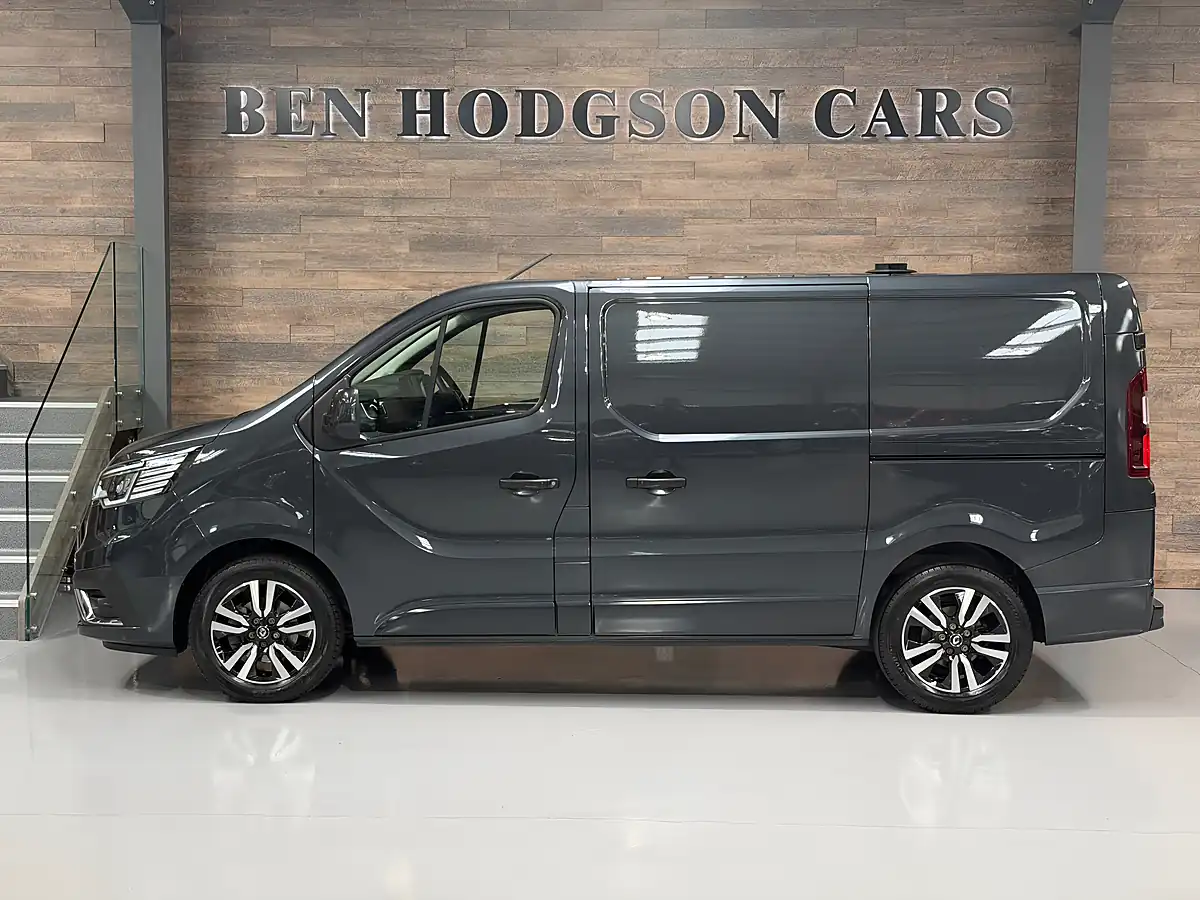 Used 2023 Renault Trafic Extra Sport Dark Grey Metallic - Interior and Exterior details 5
