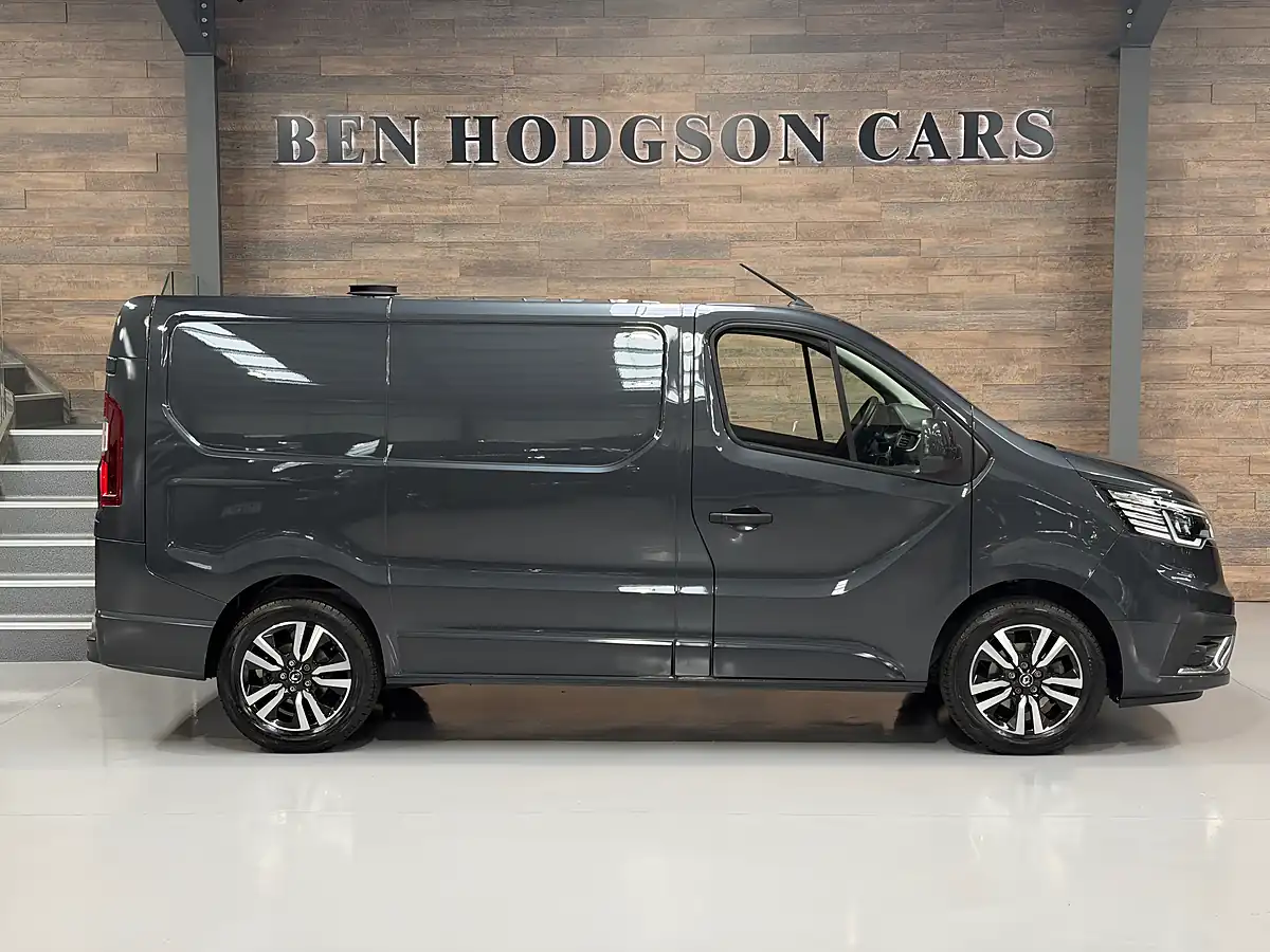 Used 2023 Renault Trafic Extra Sport Dark Grey Metallic - Interior and Exterior details 6