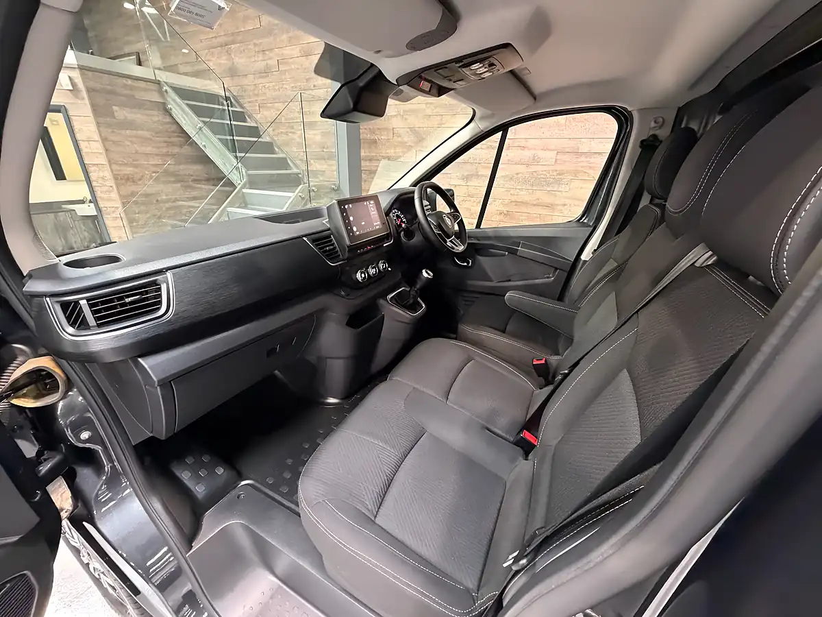 Used 2023 Renault Trafic Extra Sport Dark Grey Metallic - Interior and Exterior details 9