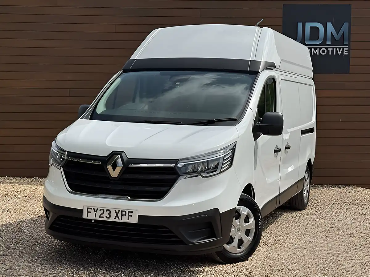 Used 2023 Renault Trafic LH30 Business+ L2-H2 Glacier White - Interior and Exterior details 8
