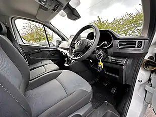 Used 2023 Renault Trafic LL30 Advance White - Interior and Exterior details 8