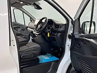 Used 2023 Renault Trafic LL30 Business+ Glacier White - Interior and Exterior details 10