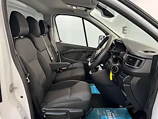 Used 2023 Renault Trafic LL30 Business+ Glacier White - Interior and Exterior details 12