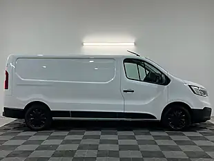 Used 2023 Renault Trafic LL30 Business+ Glacier White - Interior and Exterior details 2