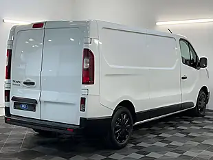 Used 2023 Renault Trafic LL30 Business+ Glacier White - Interior and Exterior details 3