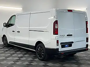 Used 2023 Renault Trafic LL30 Business+ Glacier White - Interior and Exterior details 7