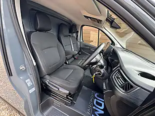 Used 2023 Renault Trafic LL30 Sport Blue Urban Grey - Interior and Exterior details 12