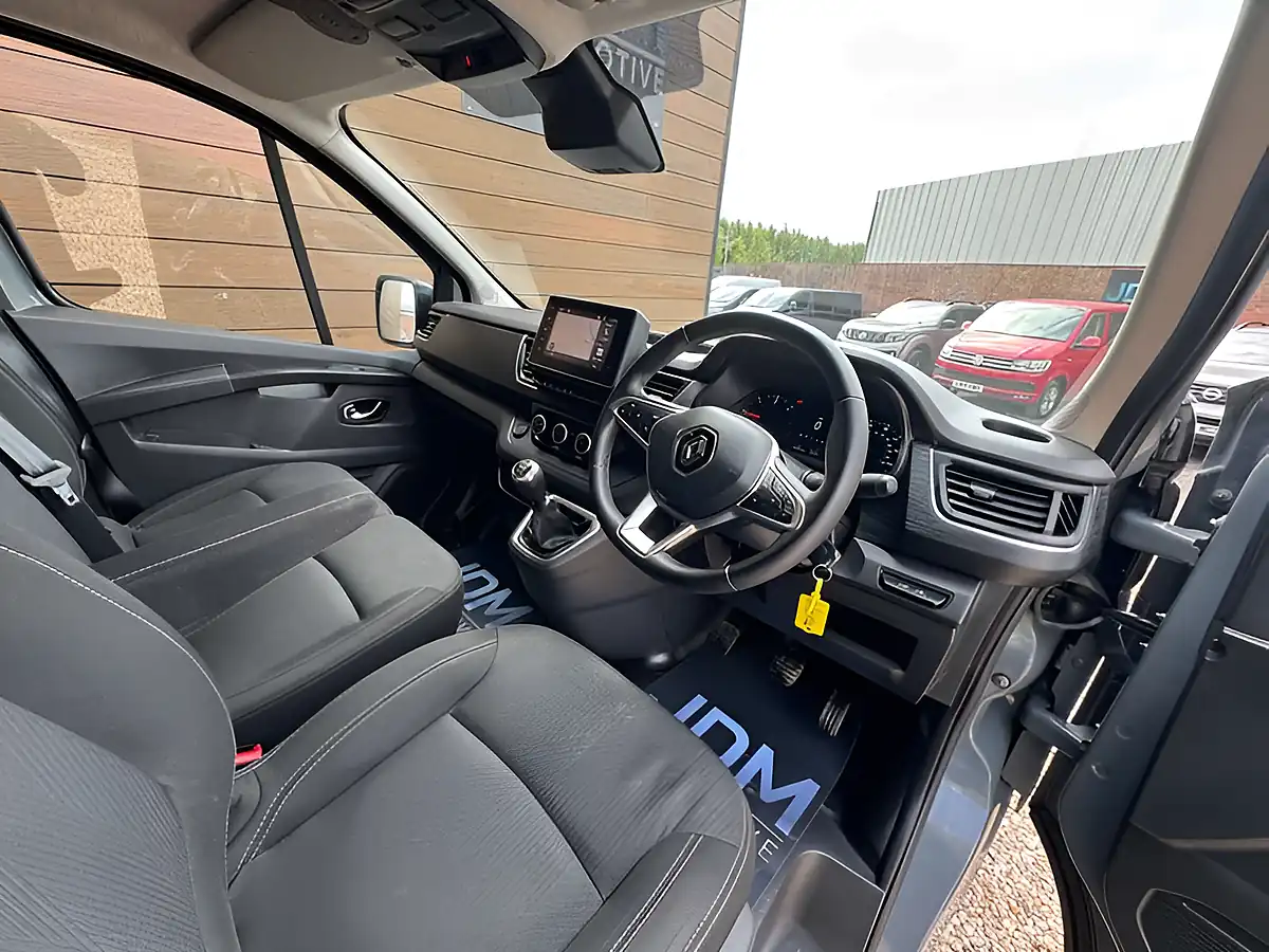 Used 2023 Renault Trafic LL30 Sport Blue Urban Grey - Interior and Exterior details 13