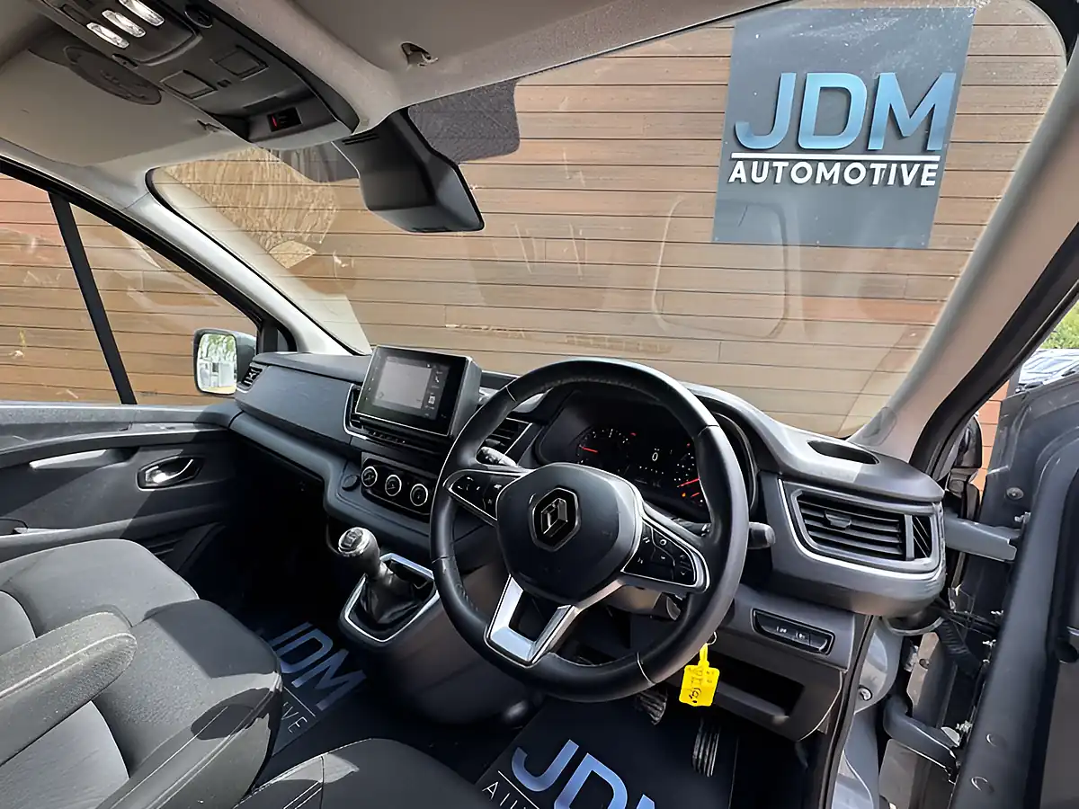 Used 2023 Renault Trafic LL30 Sport Blue Urban Grey - Interior and Exterior details 15
