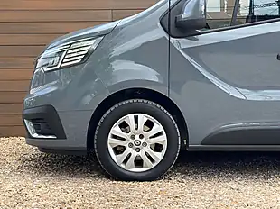 Used 2023 Renault Trafic LL30 Sport Blue Urban Grey - Interior and Exterior details 9