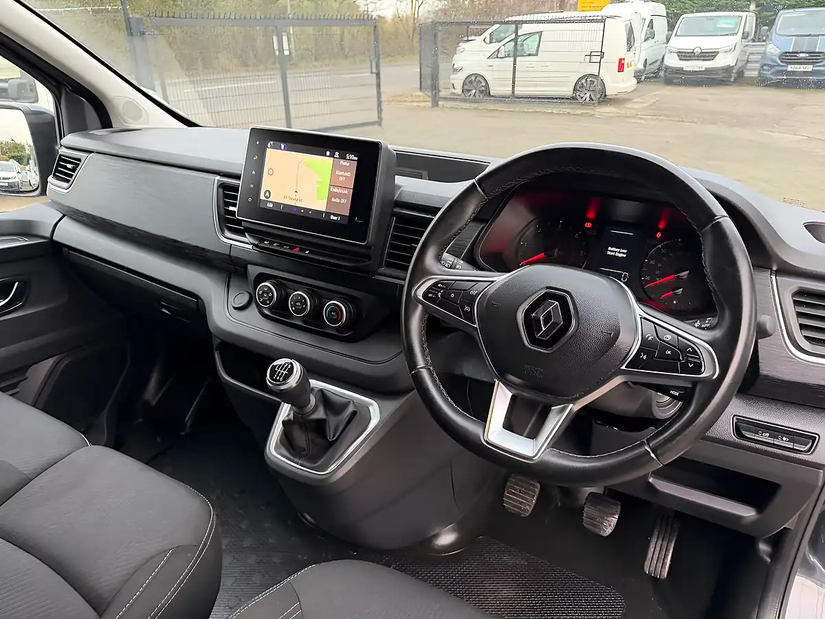 Used 2023 Renault Trafic LL30 Sport Grey - Interior and Exterior details 6