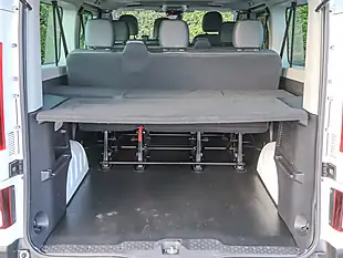 Used 2023 Renault Trafic LL30 Sport Nav Glacier White - Interior and Exterior details 10