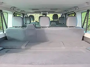 Used 2023 Renault Trafic LL30 Sport Nav Glacier White - Interior and Exterior details 11