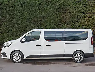 Used 2023 Renault Trafic LL30 Sport Nav Glacier White - Interior and Exterior details 14