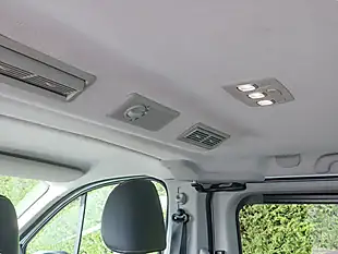 Used 2023 Renault Trafic LL30 Sport Nav Glacier White - Interior and Exterior details 19