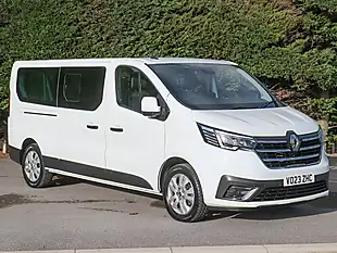 Used 2023 Renault Trafic LL30 Sport Nav Glacier White - Interior and Exterior details 4