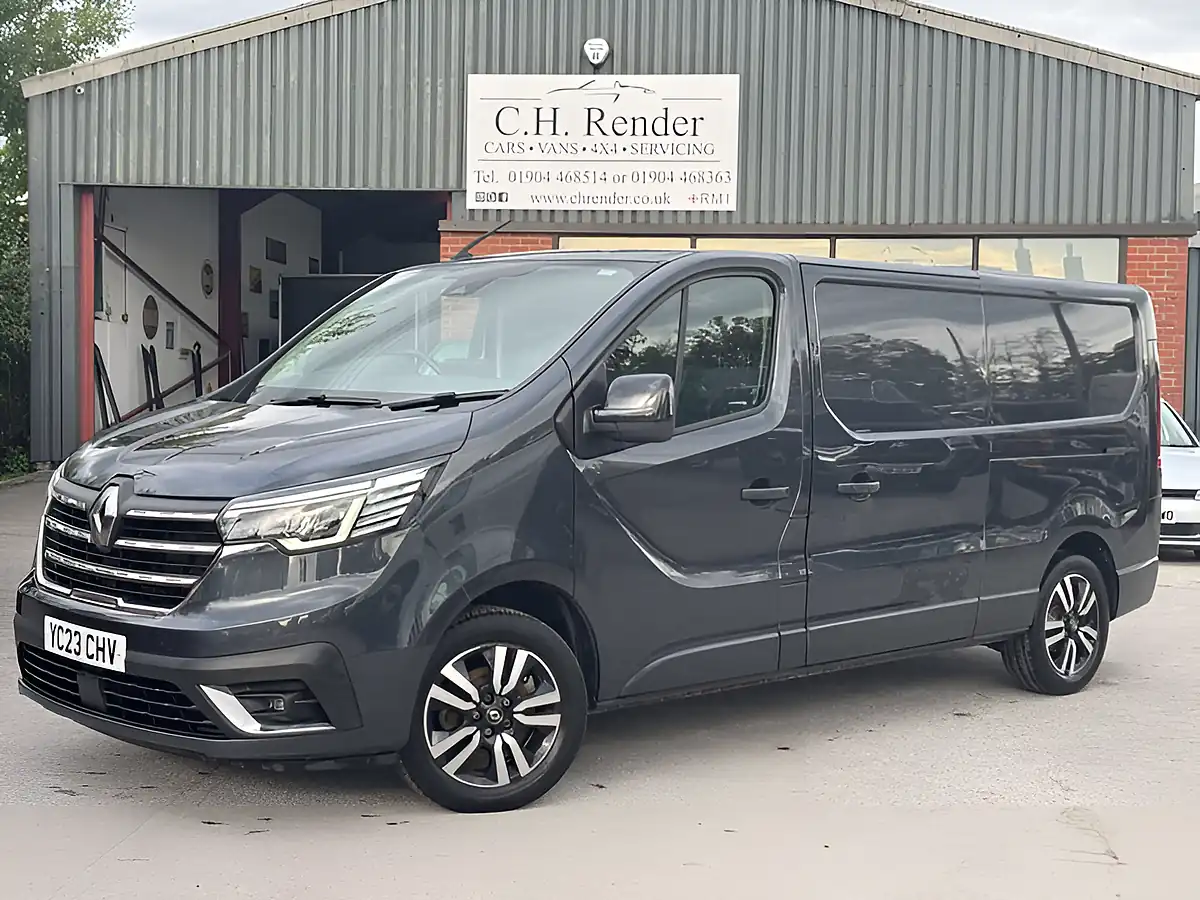 Used 2023 Renault Trafic LL30 Sport+ Slate Grey - Front View