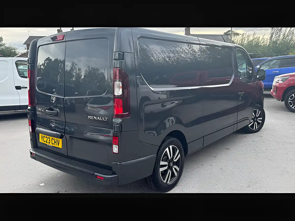 Used 2023 Renault Trafic LL30 Sport+ Slate Grey - Interior and Exterior details 10