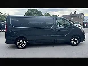 Used 2023 Renault Trafic LL30 Sport+ Slate Grey - Interior and Exterior details 8