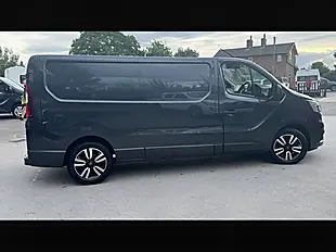 Used 2023 Renault Trafic LL30 Sport+ Slate Grey - Interior and Exterior details 9